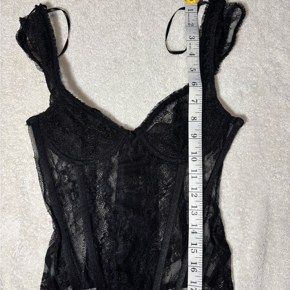 Lioness Black Lace Bustier - Picture 4 of 5